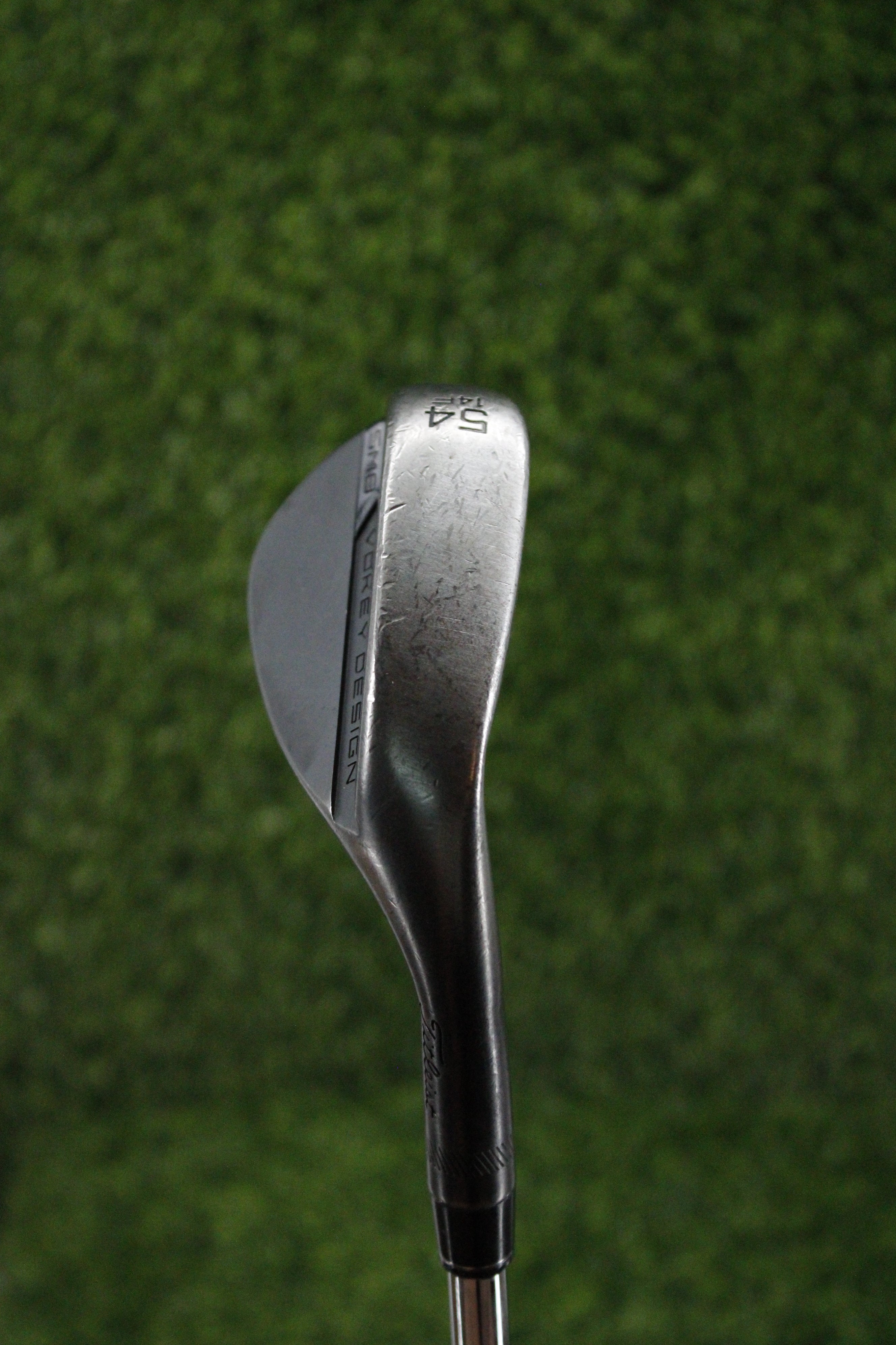 Titleist Vokey SM8 Jet Black 54° SW R Flex 35"