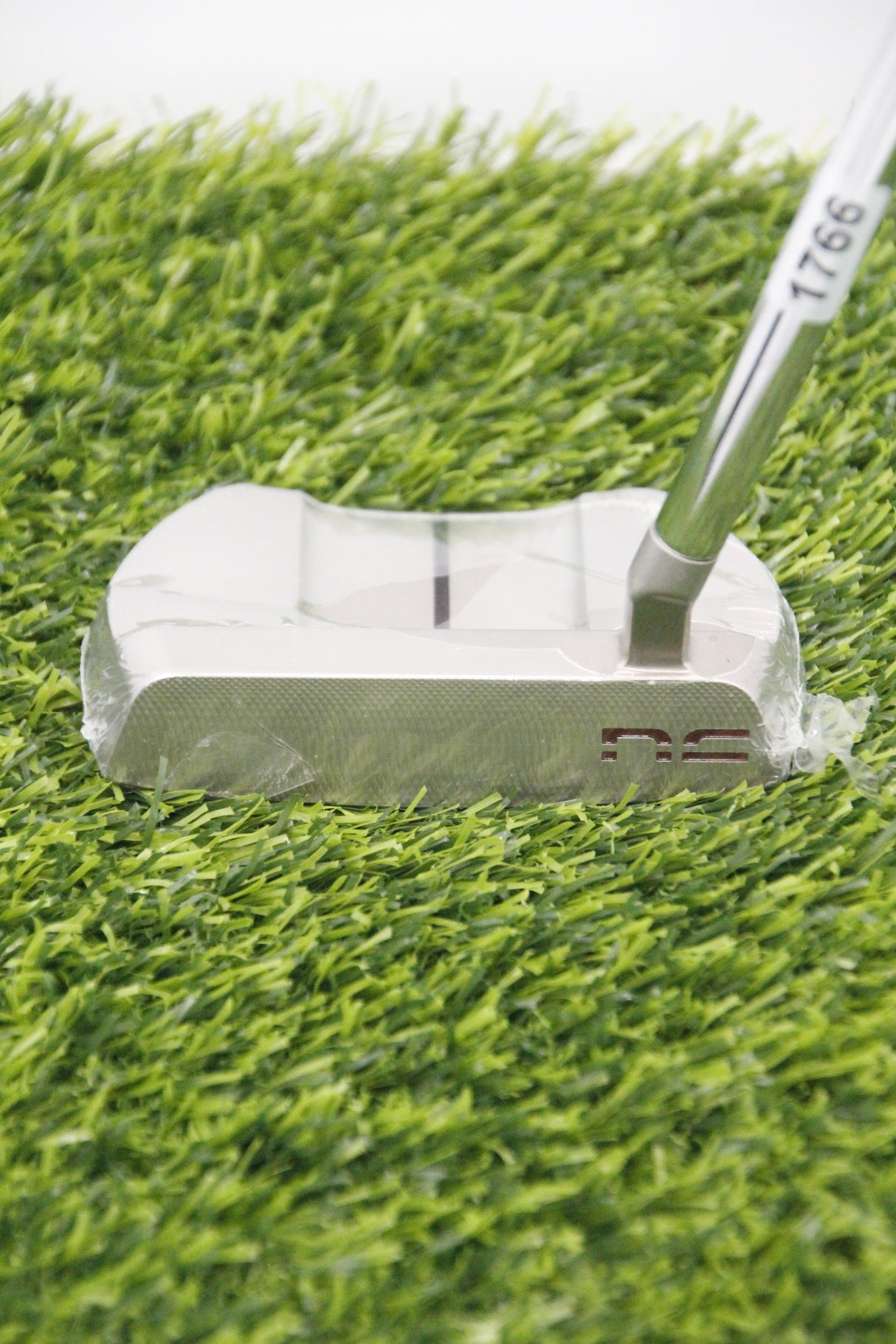 Never Compromise Reserve 3 Tour Satin Putter