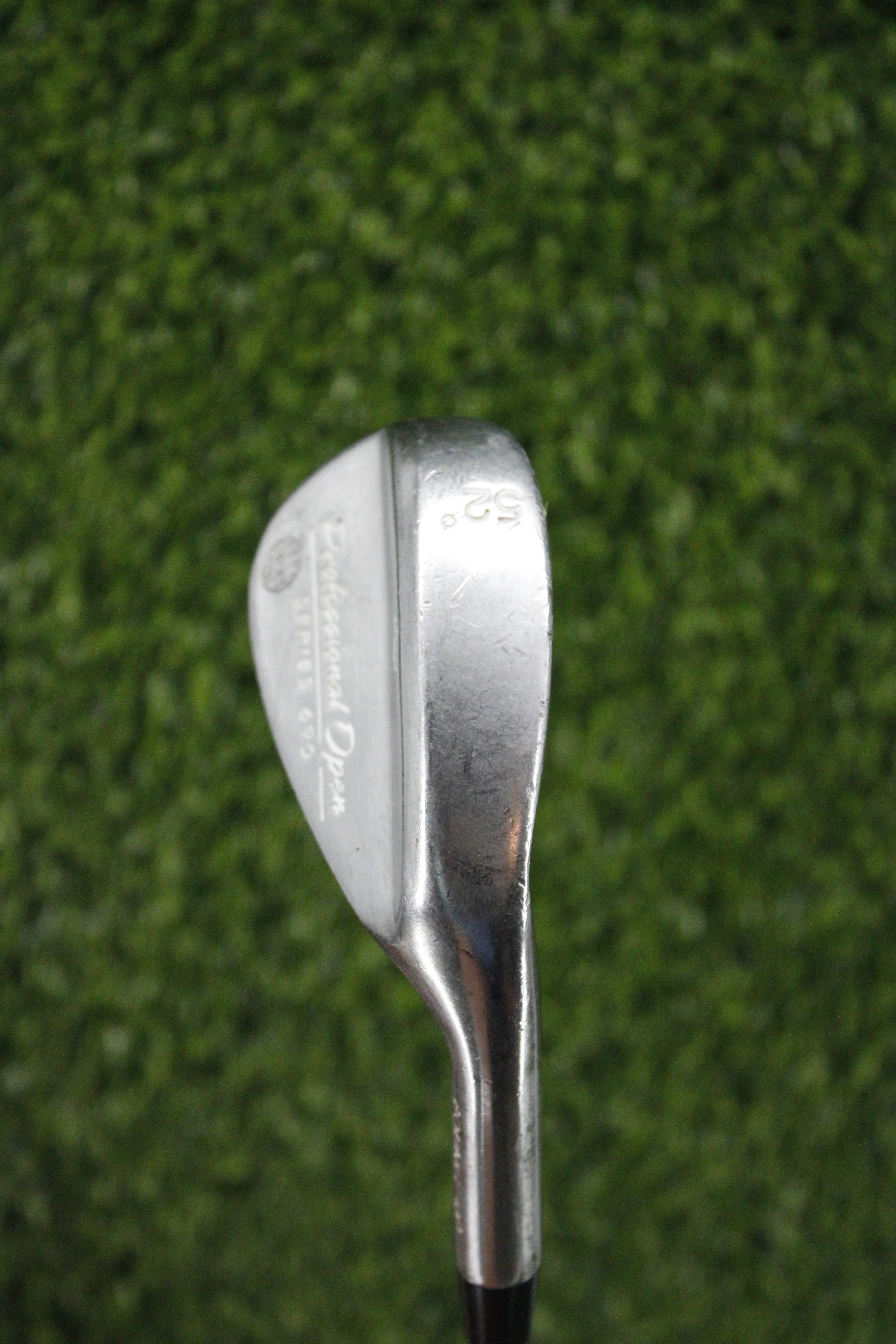 Professional Open Series 690 52° GW Wedge Flex 35.25"
