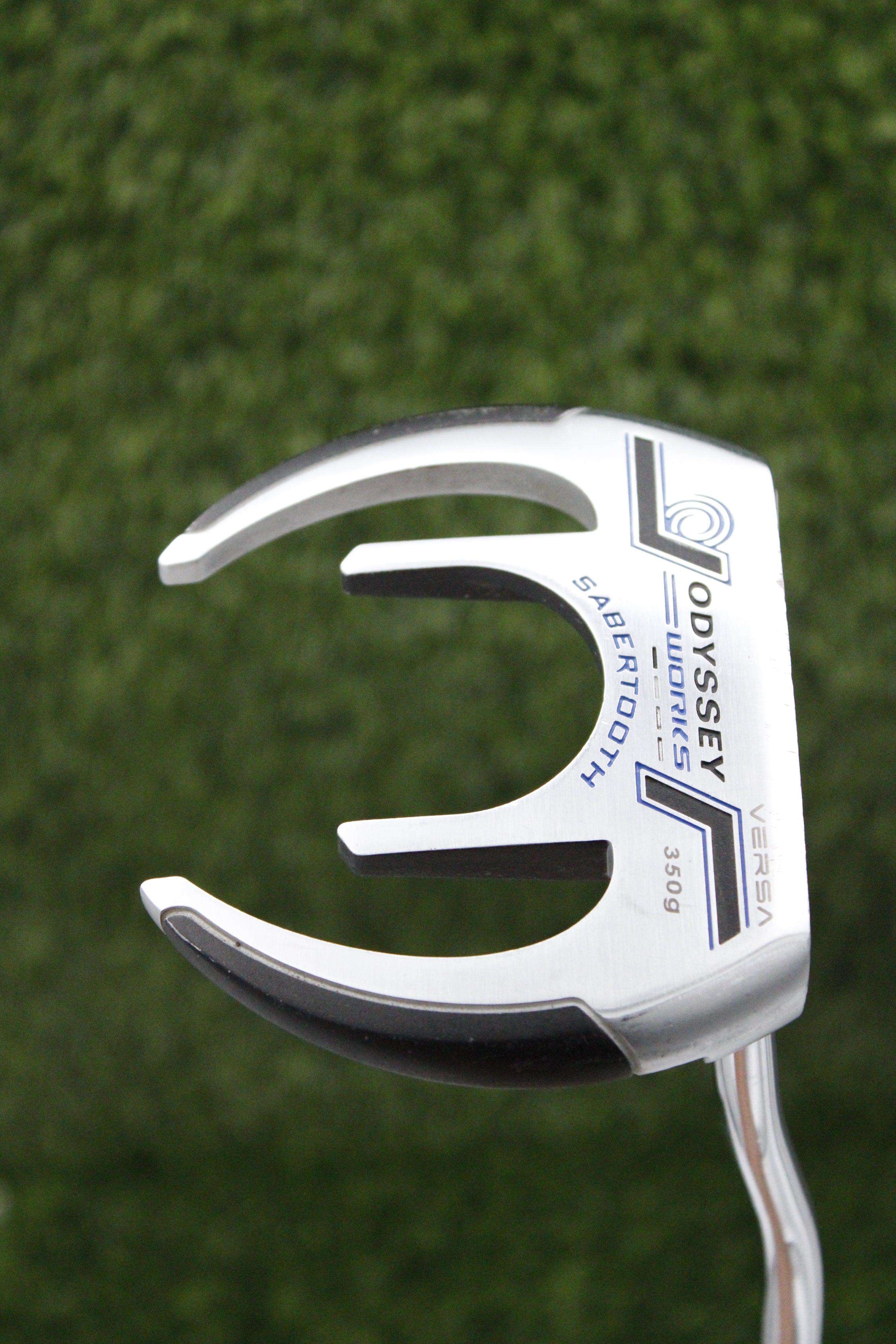 Odyssey Works Versa Sabertooth Putter 35" w/ HC