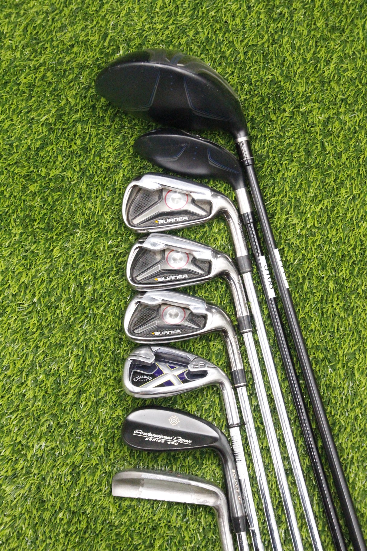 TaylorMade 2009 Burner bogeys2Birdies Set R Flex +0.5"