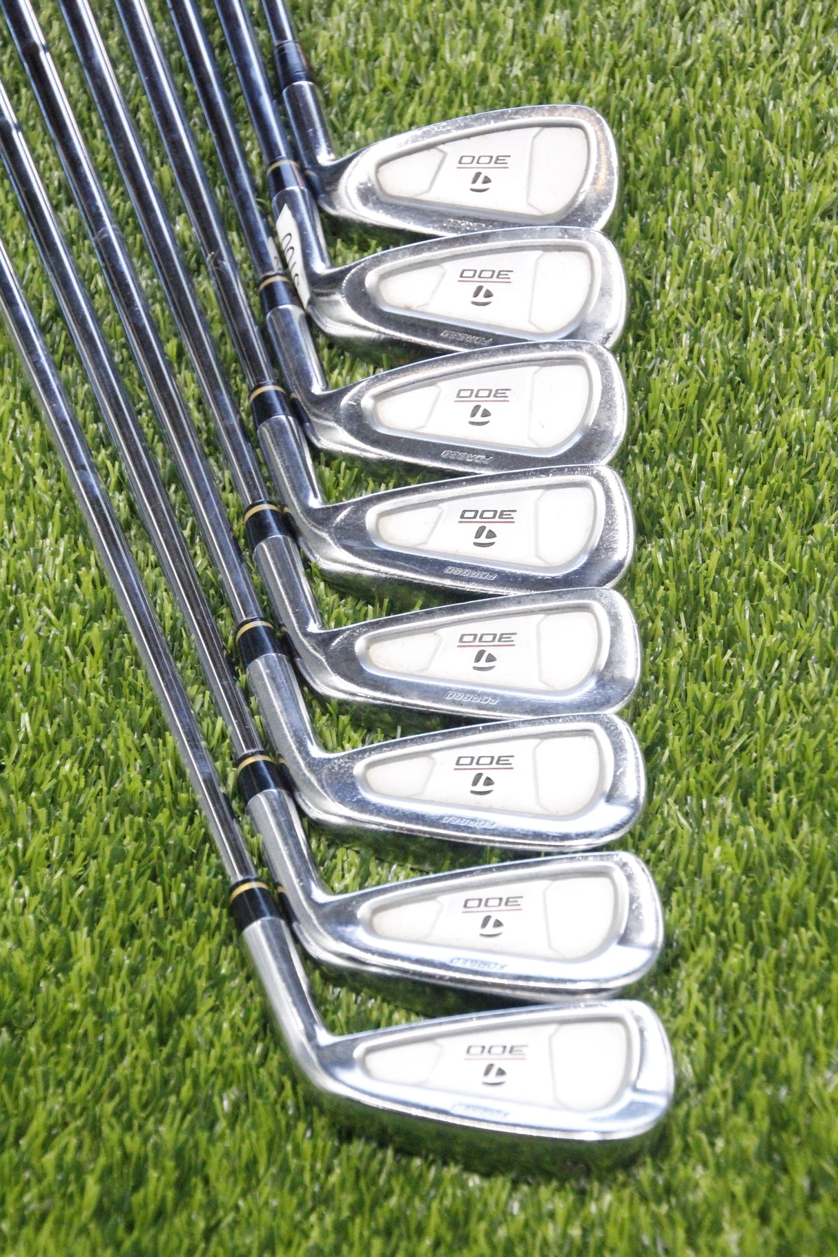 TaylorMade 300 Iron Set 3-PW R Flex +1"
