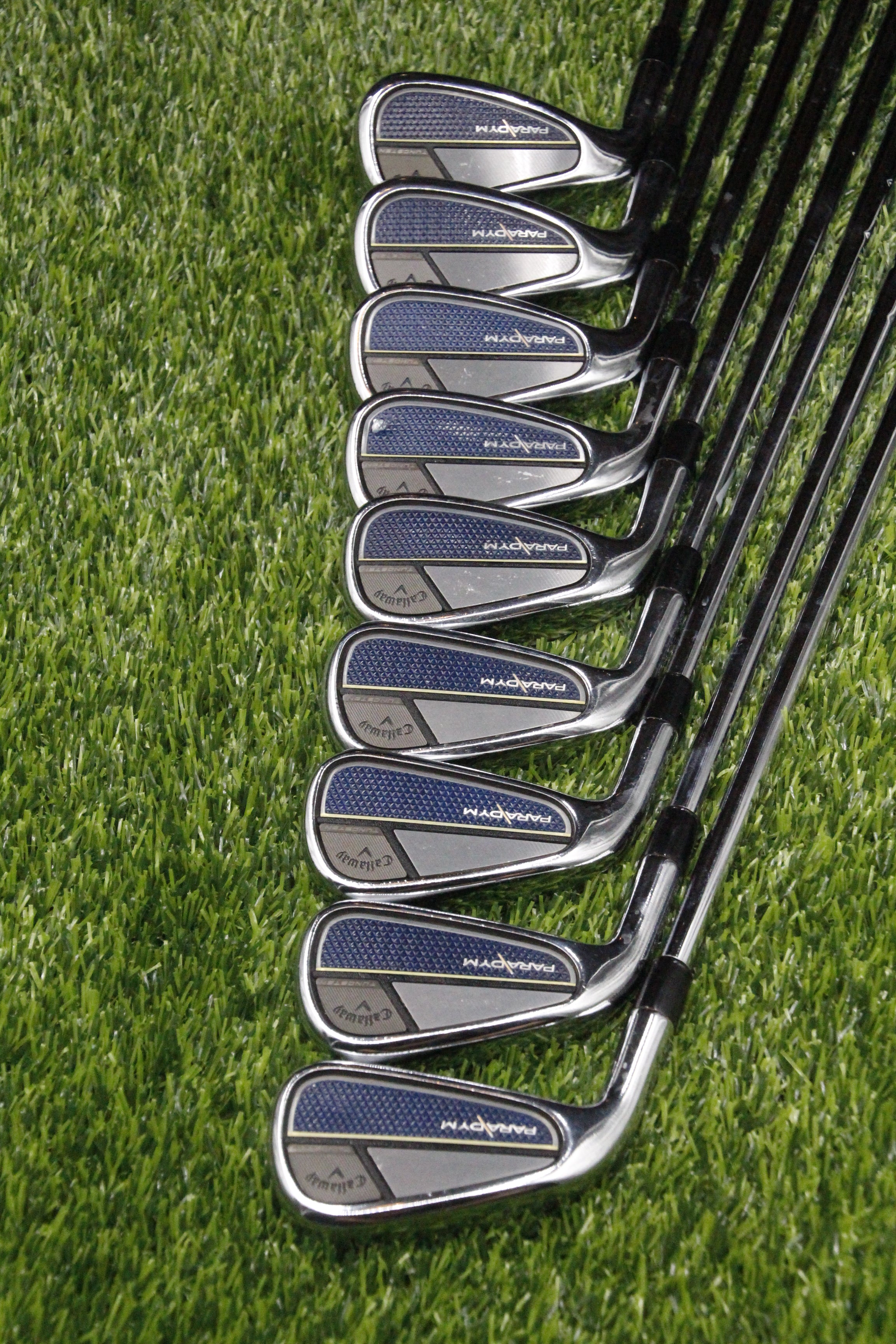 Lefty Callaway Paradym Iron Set 4-PW AW 52° S Flex Std Length