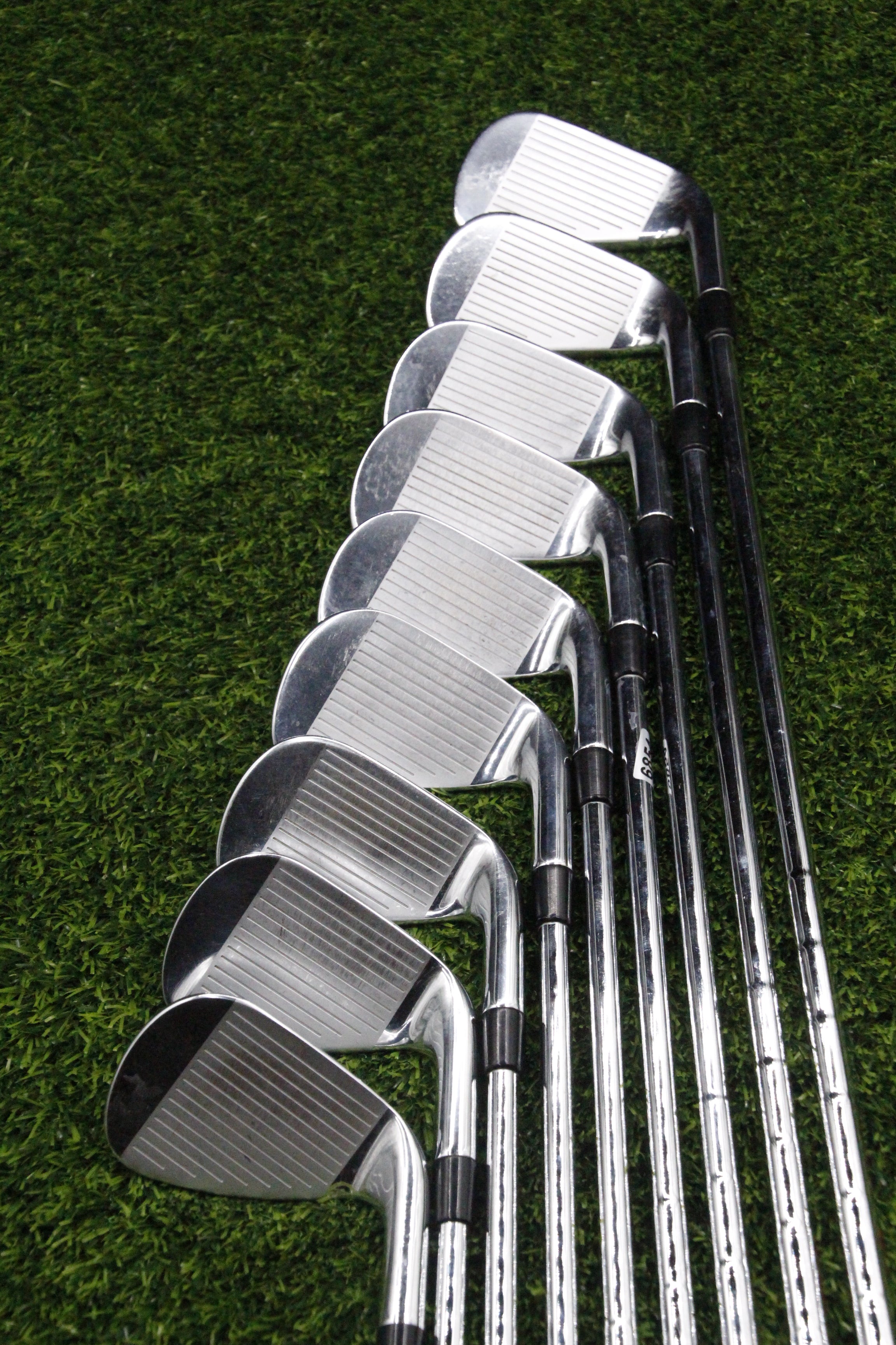 Lefty Callaway Paradym Iron Set 4-PW AW 52° S Flex Std Length