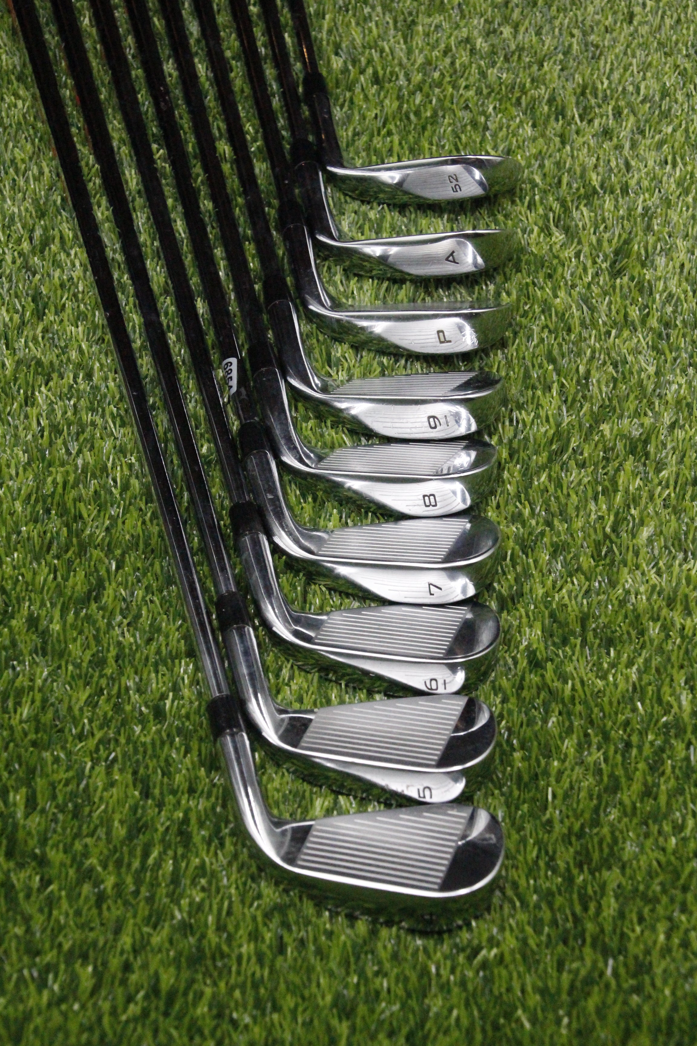 Lefty Callaway Paradym Iron Set 4-PW AW 52° S Flex Std Length