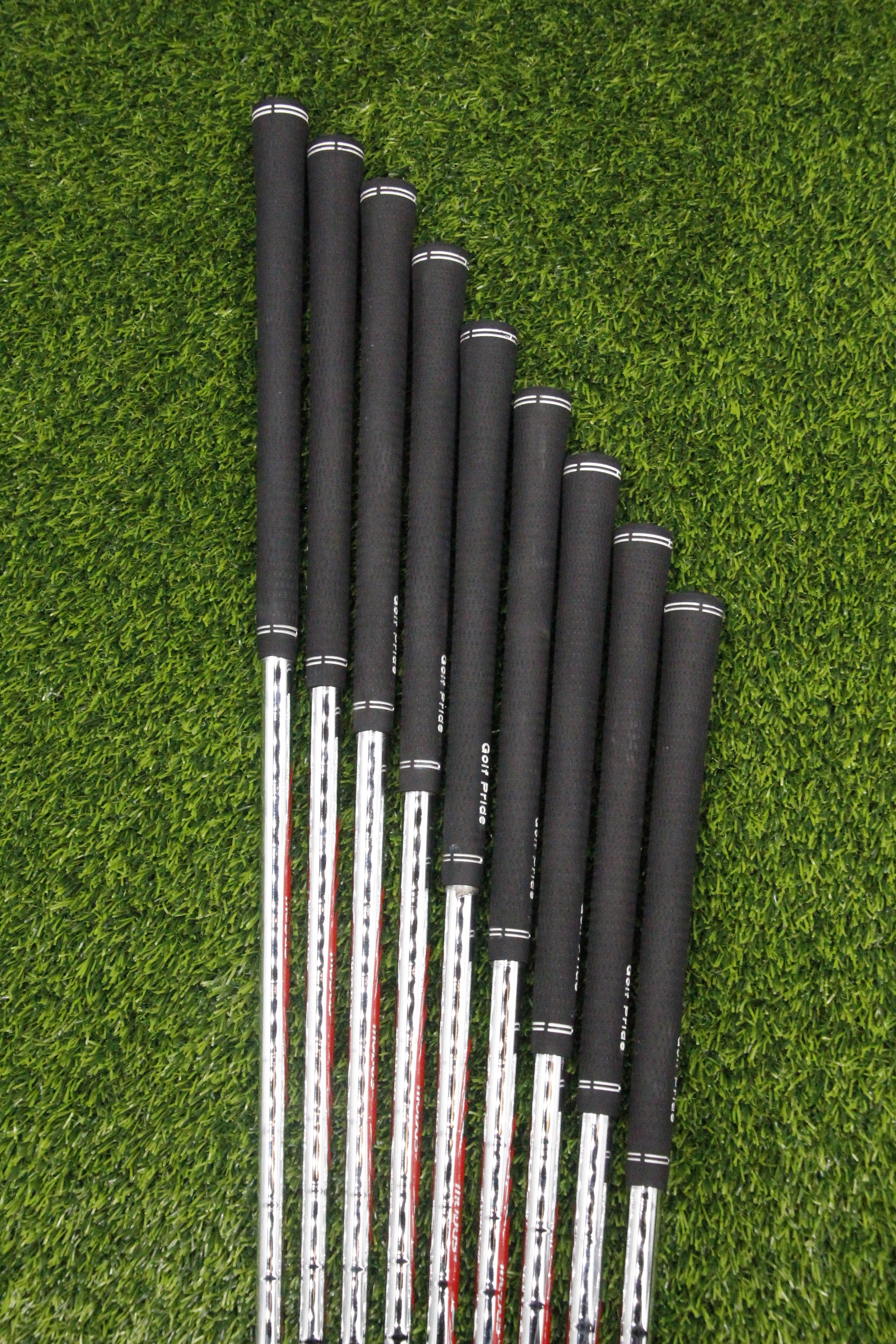 Lefty Callaway Paradym Iron Set 4-PW AW 52° S Flex Std Length