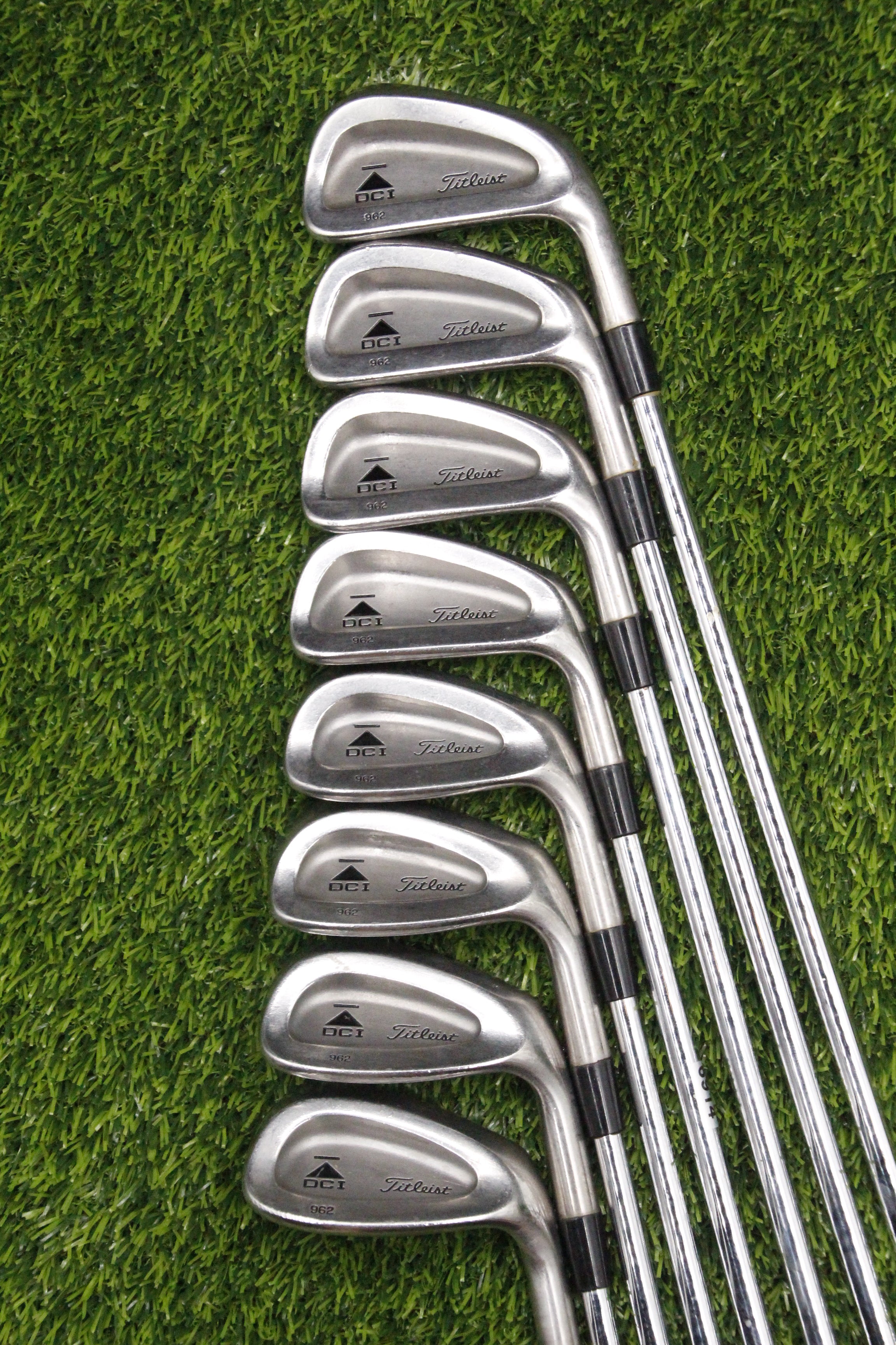Titleist DCI 962 B Iron Set 4-PW GW R Flex Std Length