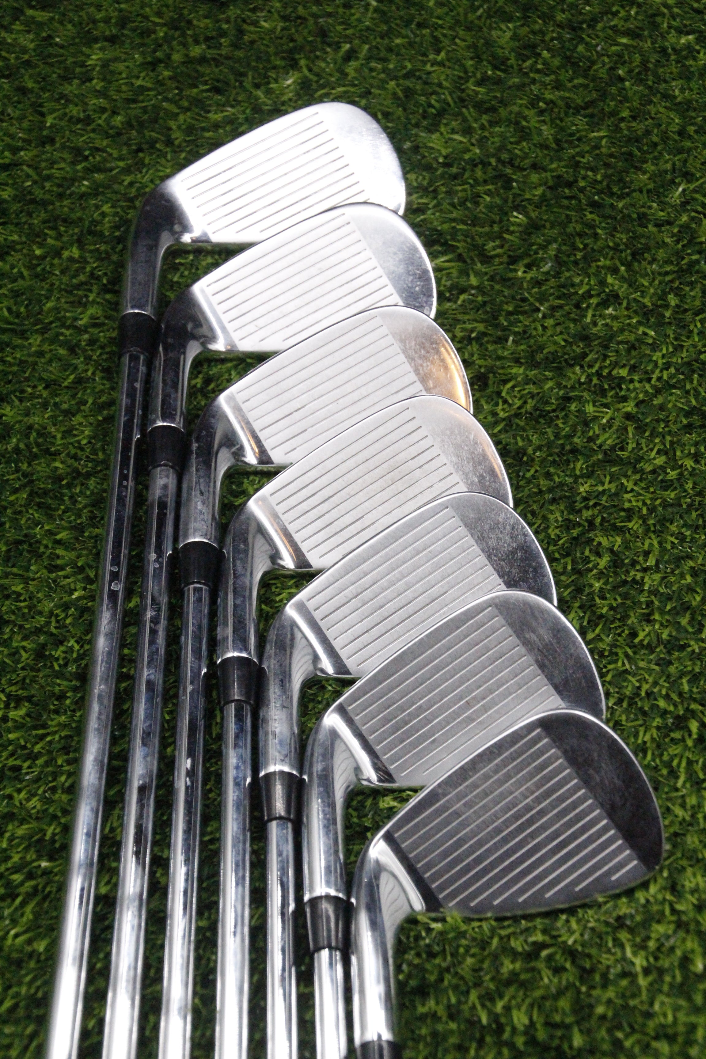 Wilson D7 Forged Iron Set 4-PW R Flex +0.5"