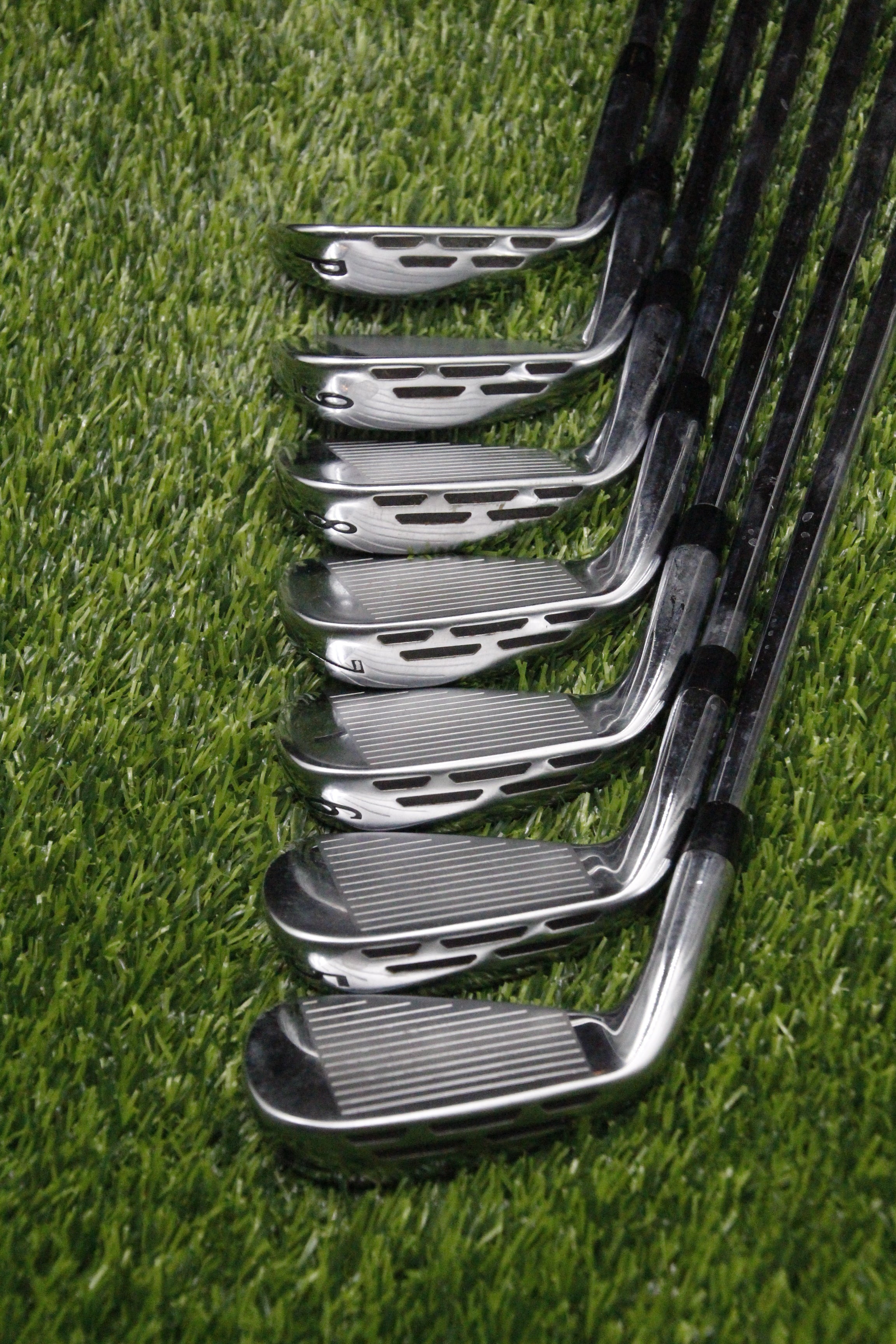 Wilson D7 Forged Iron Set 4-PW R Flex +0.5"