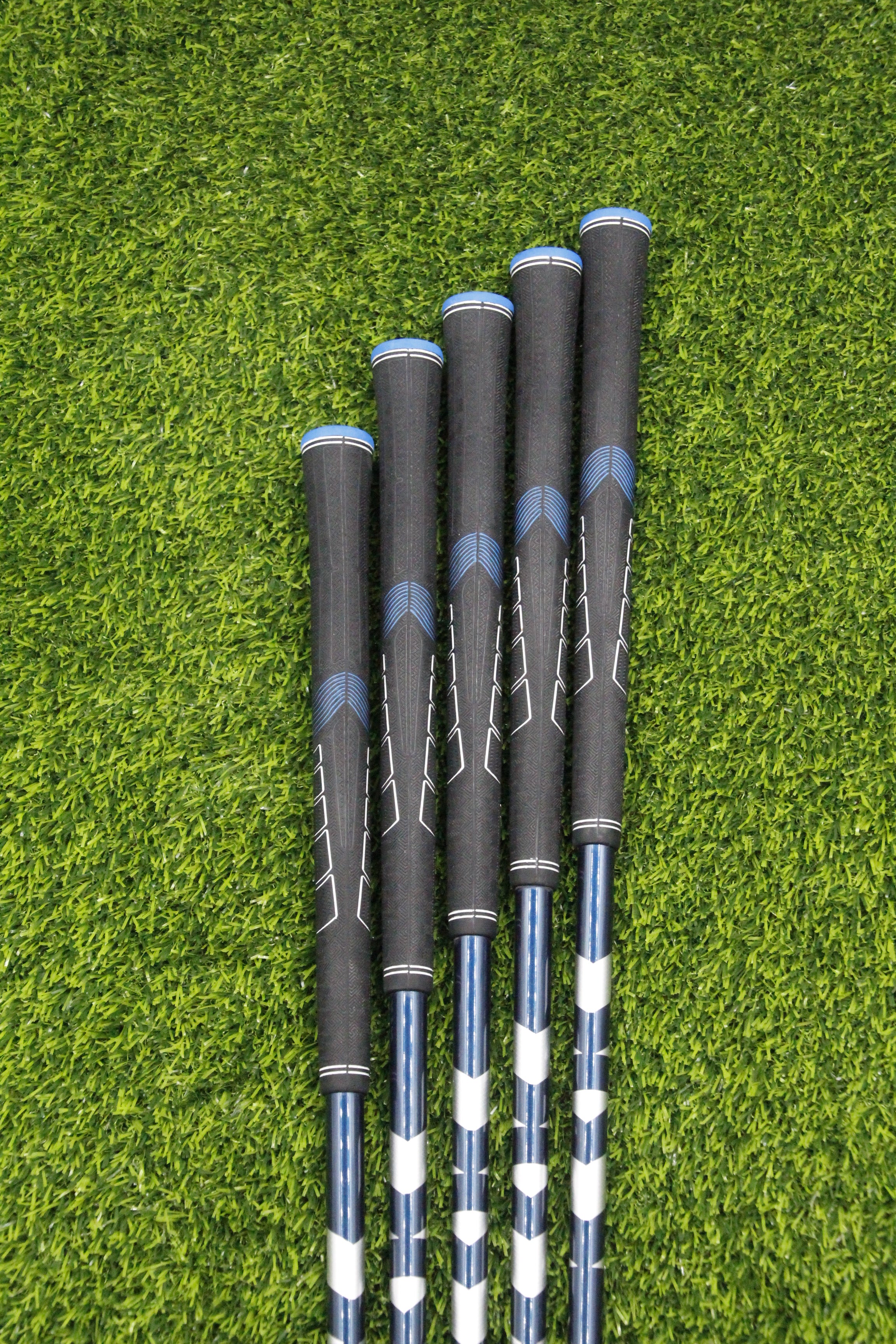 TaylorMade Sim2 Max Iron Set 7-PW AW R Flex -1.0"