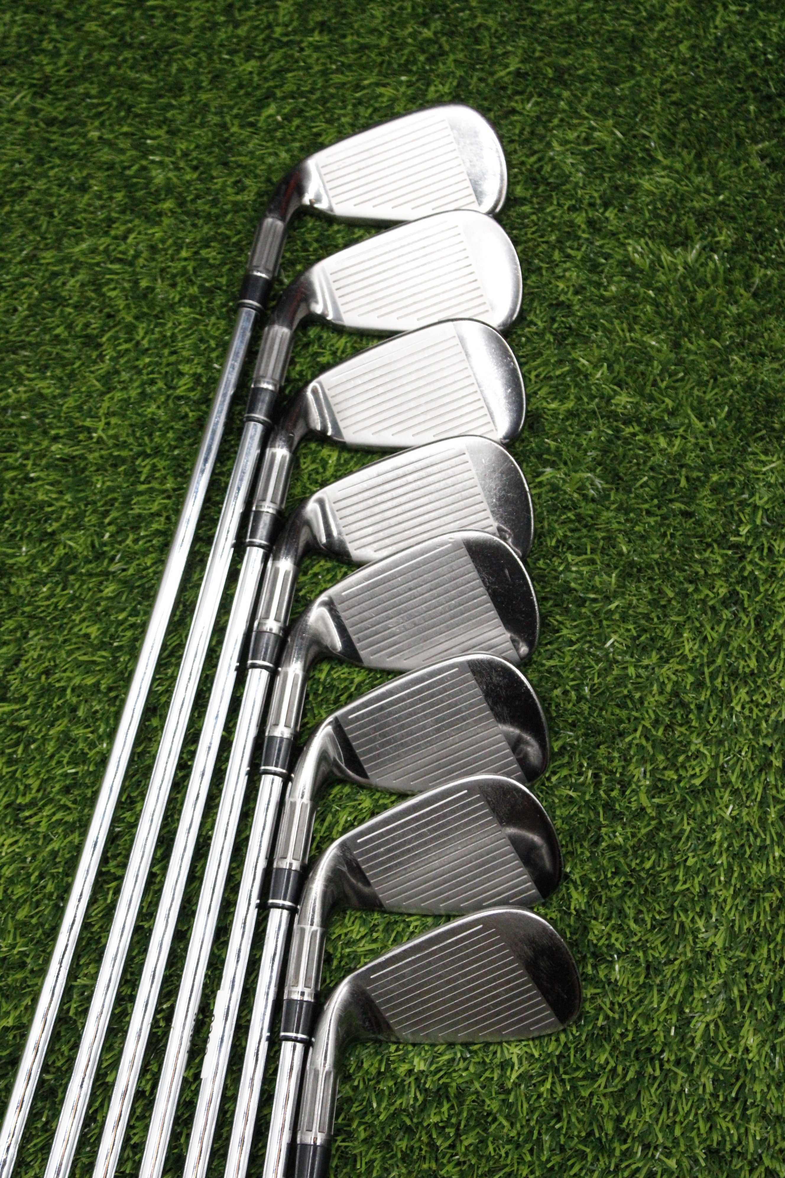 TaylorMade 2016 M2 Iron Set 4-PW AW R Flex Std Length