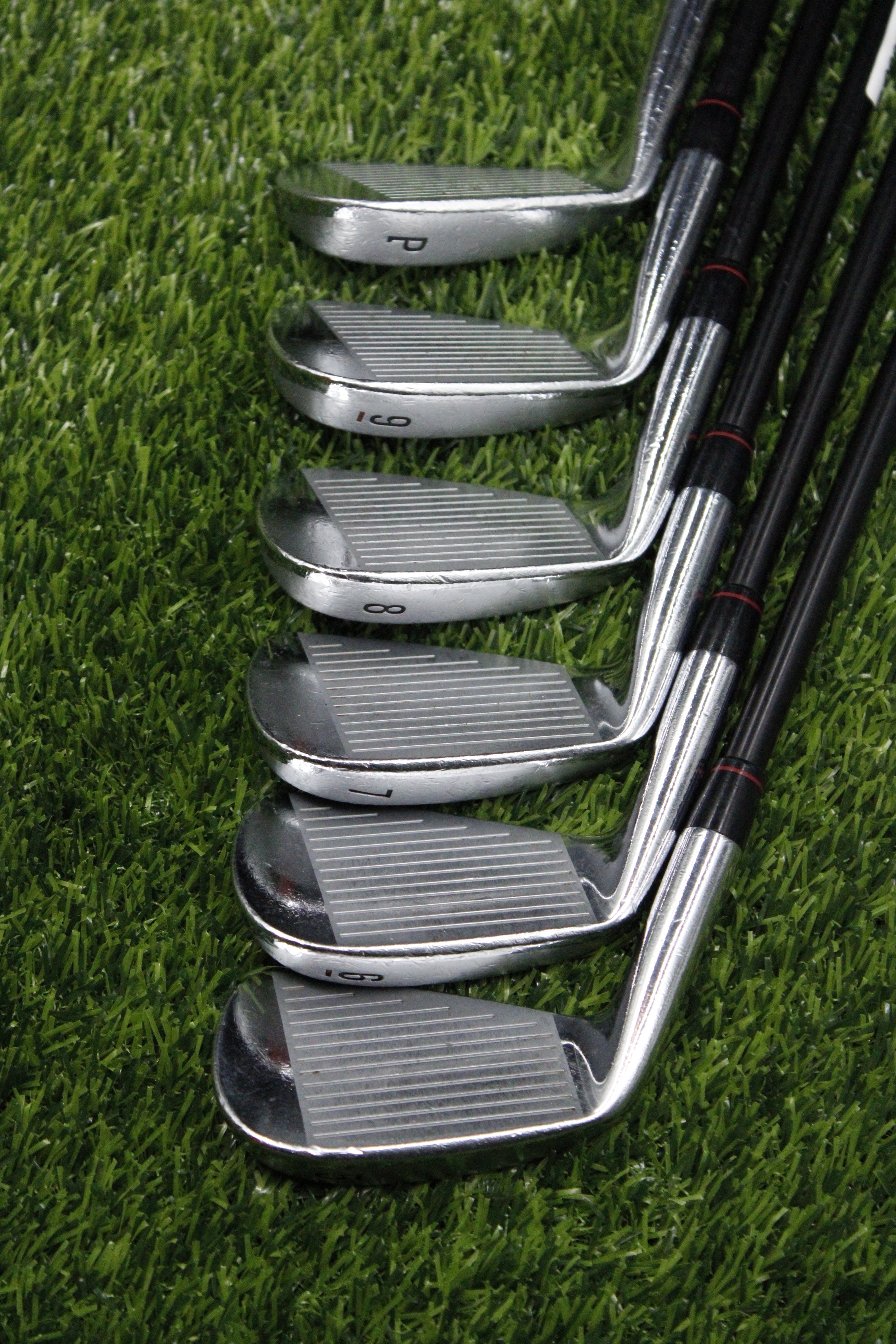 Nike Victory Red Split Cavity Iron Set 5-PW SR Flex -1.0"