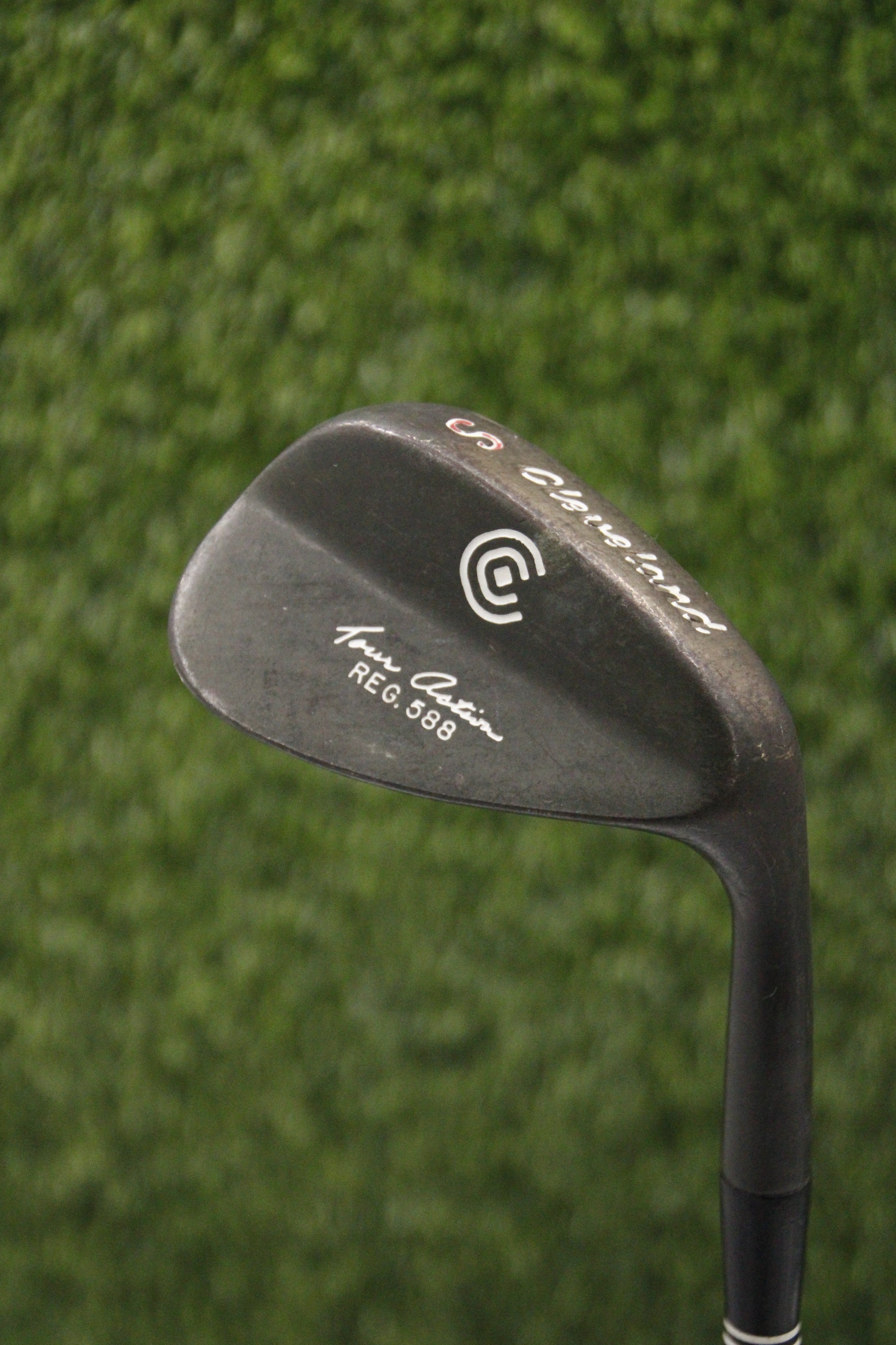 Cleveland 588 Gunmetal SW Wedge Flex 35.25"