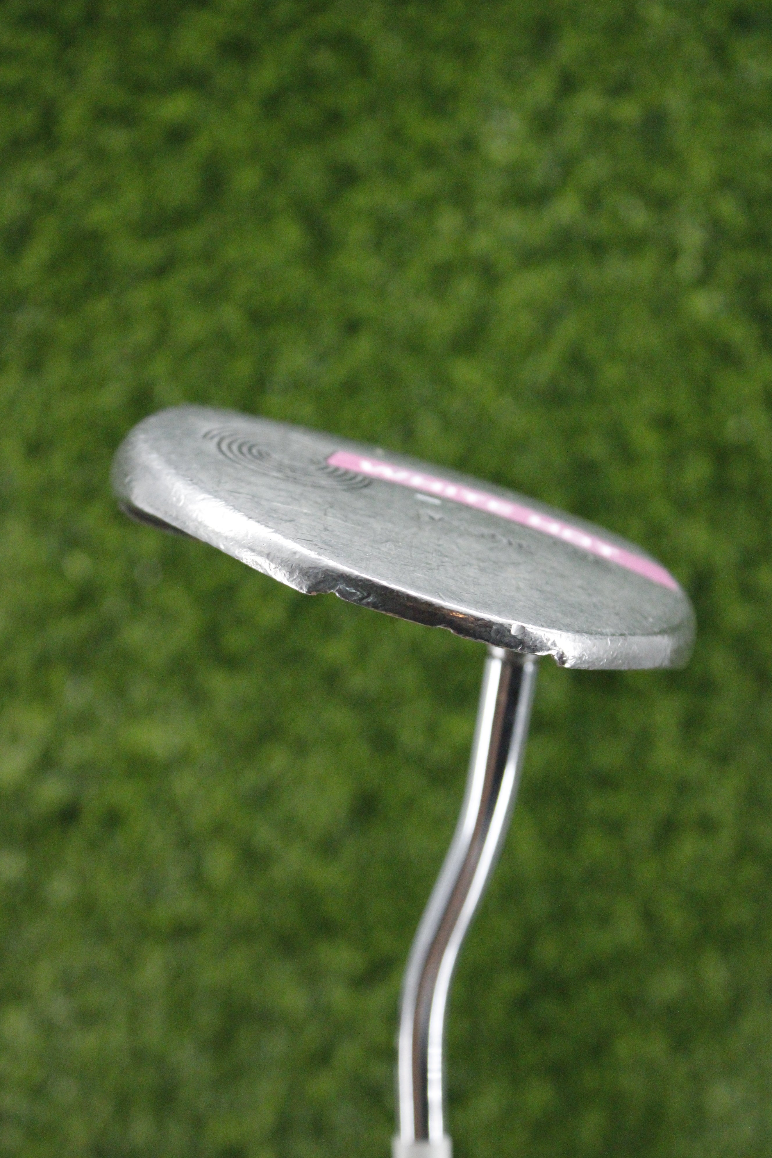 WOMEN Odyssey White Hot Pro V-Line Putter 31"