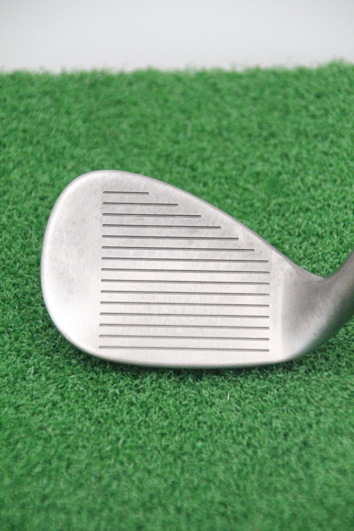 Cleveland CG14 Gunmetal 52° GW Wedge Flex 36"