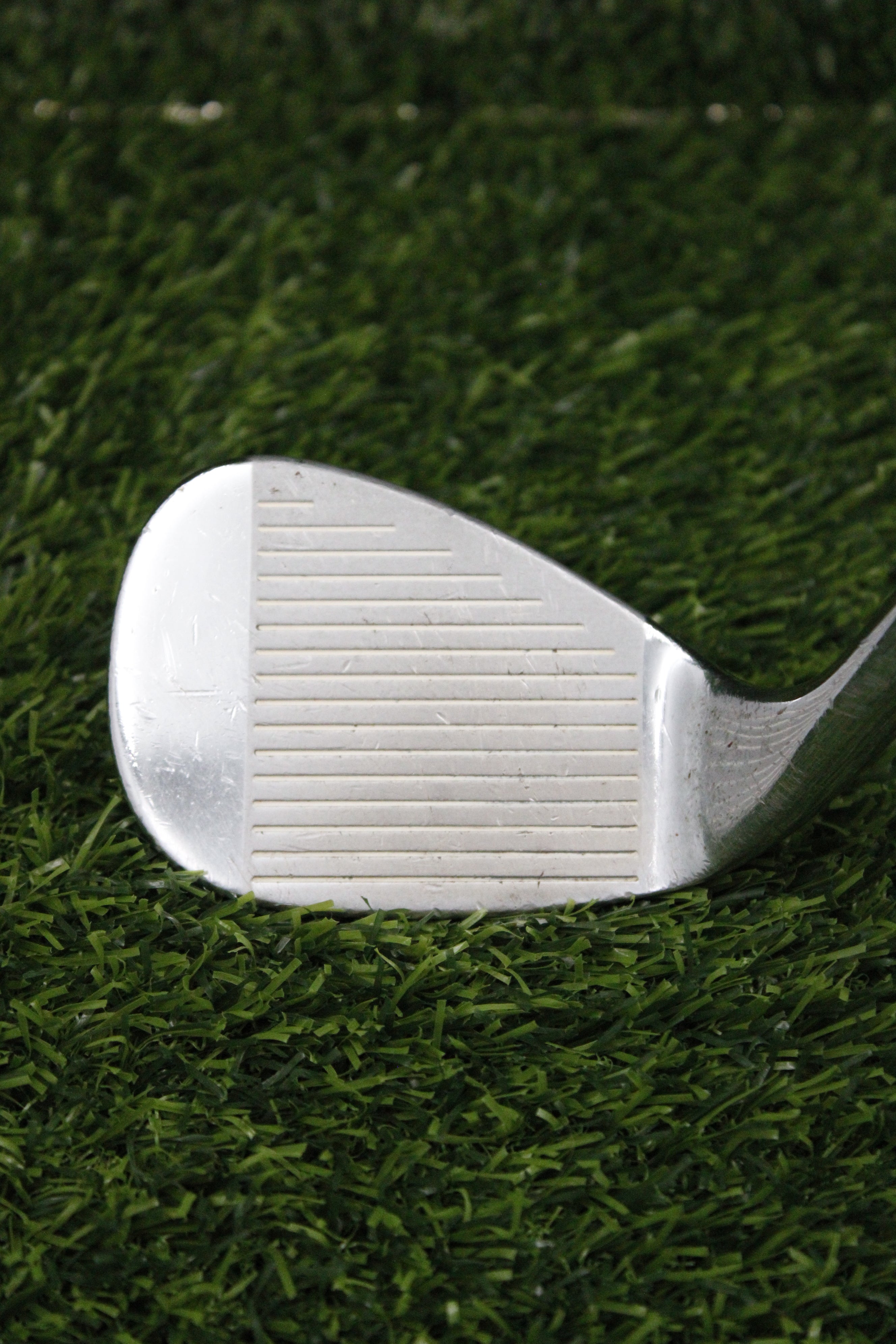 Cleveland 588 Chrome 56° SW Wedge Flex 35"