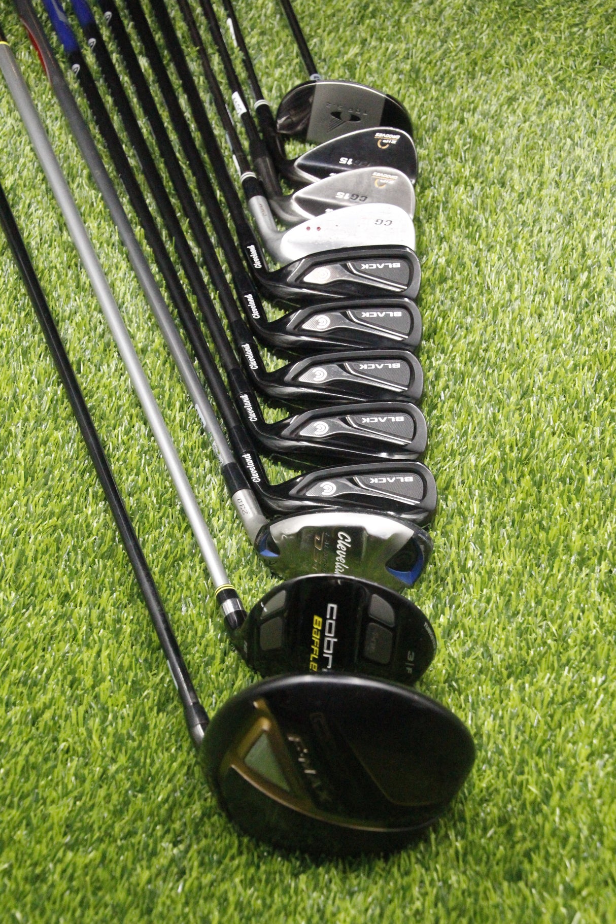 Cleveland 2015 CG Black Par Set R Flex Std Length